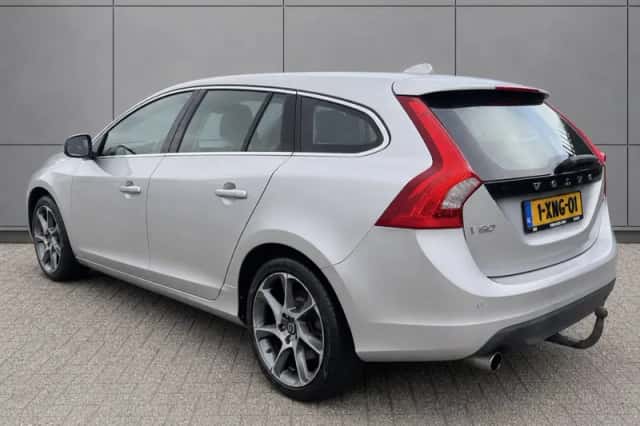 Volvo V60 (2011) thumbnail 2