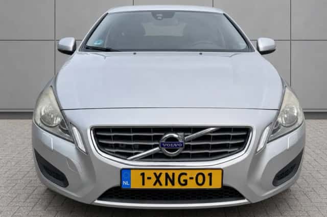 Volvo V60 (2011) thumbnail 4