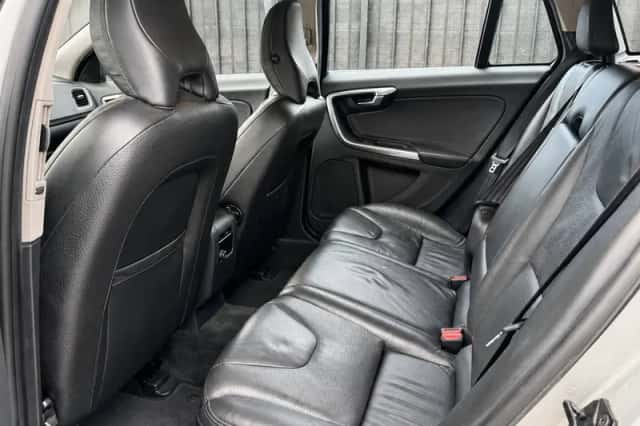 Volvo V60 (2011) thumbnail 6