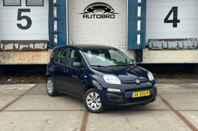 Fiat Panda (2015) thumbnail 2
