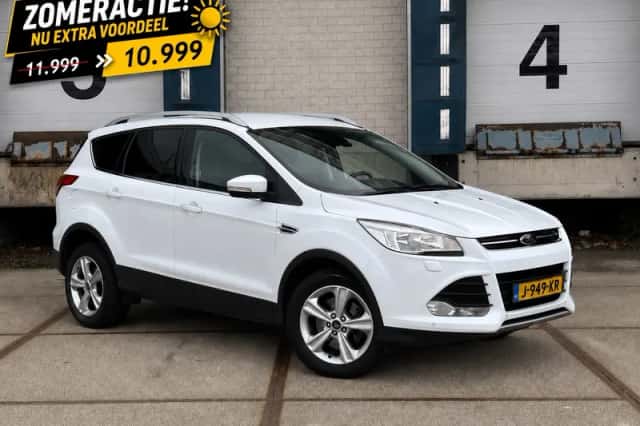 Ford Kuga (2015) thumbnail 1