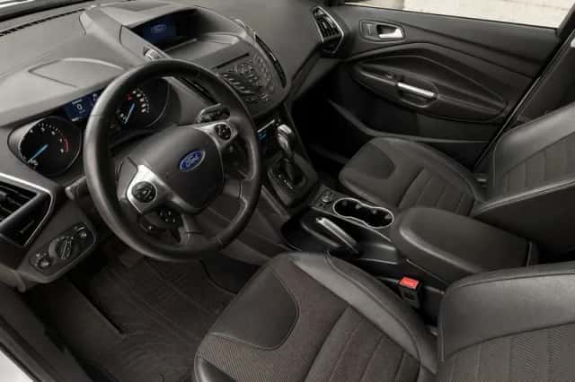 Ford Kuga (2015) thumbnail 6
