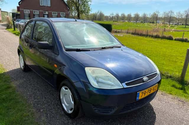 Ford Fiesta (2004) thumbnail 3