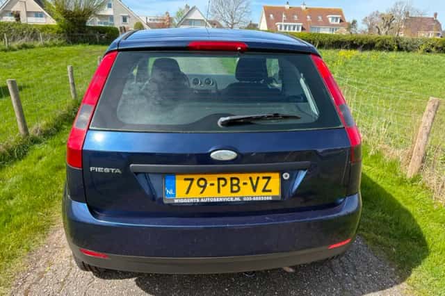 Ford Fiesta (2004) thumbnail 5