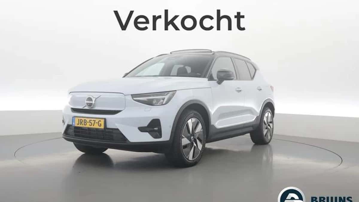 Volvo EX40 (2025) — foto 1
