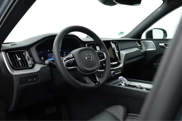 Volvo XC60 (2024) thumbnail 5