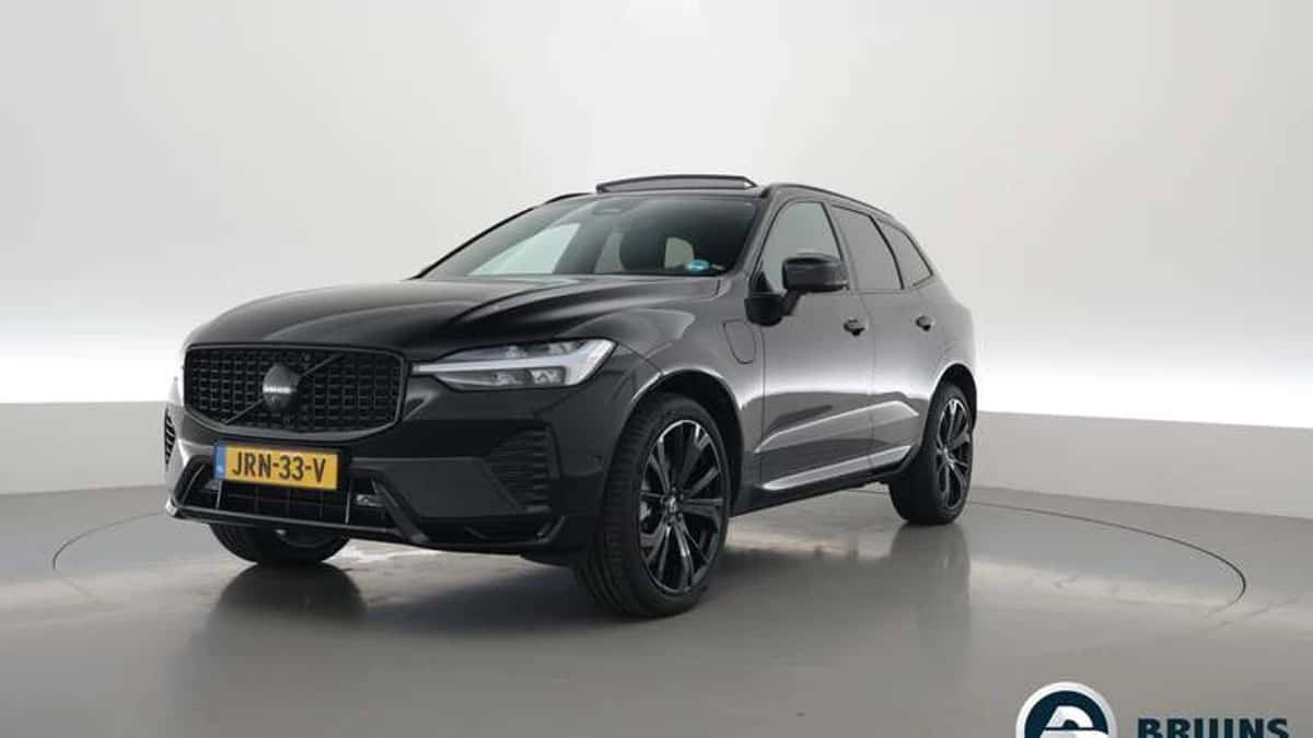 Volvo XC60 (2025) — foto 1