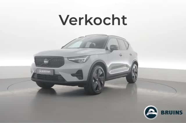 Volvo XC40 (2025) thumbnail 1