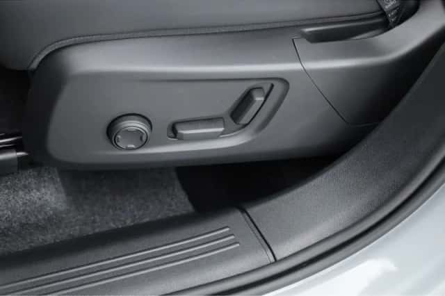 Volvo XC40 (2025) thumbnail 4