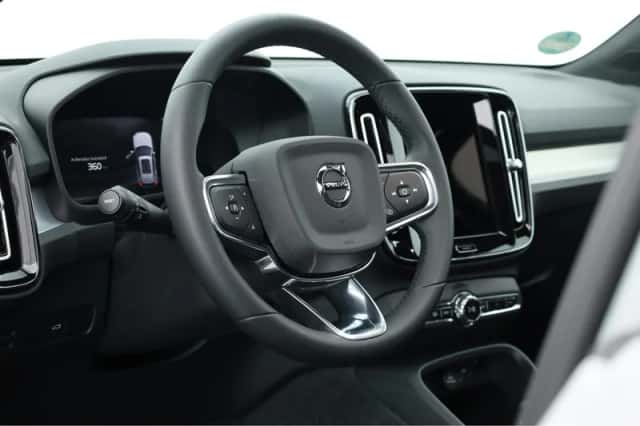 Volvo XC40 (2025) thumbnail 5