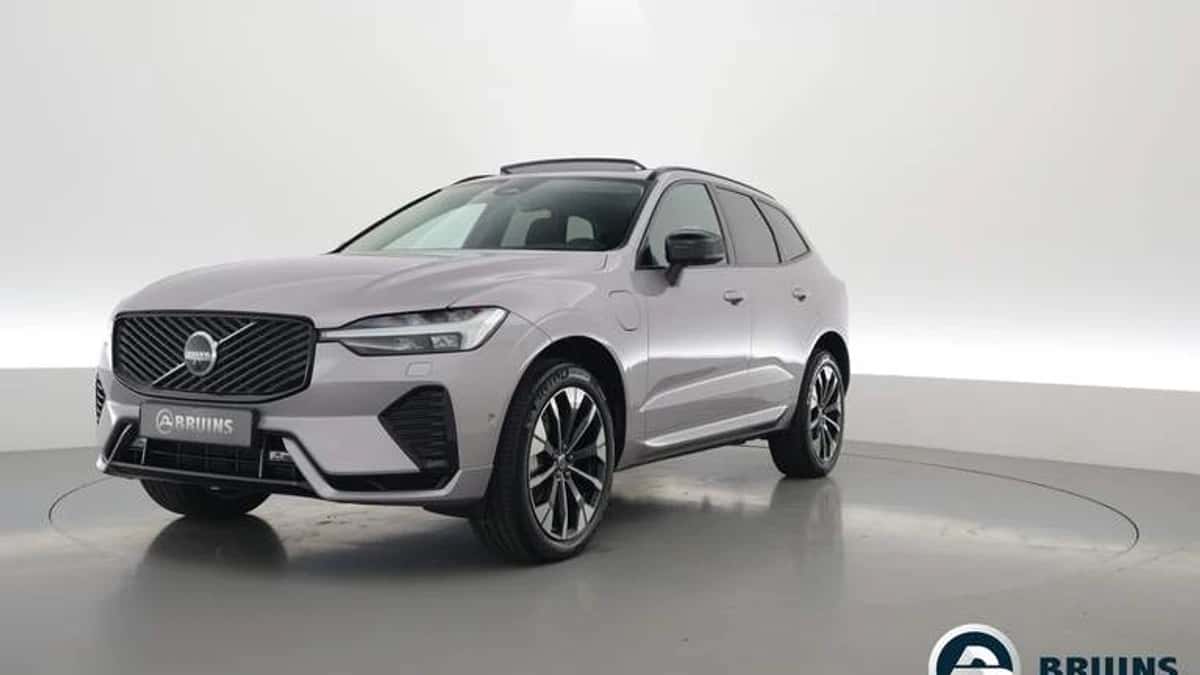 Volvo XC60 (2025) — foto 1