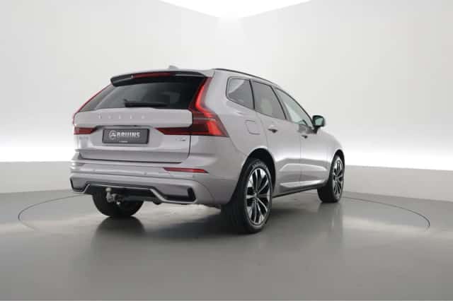 Volvo XC60 (2025) thumbnail 2