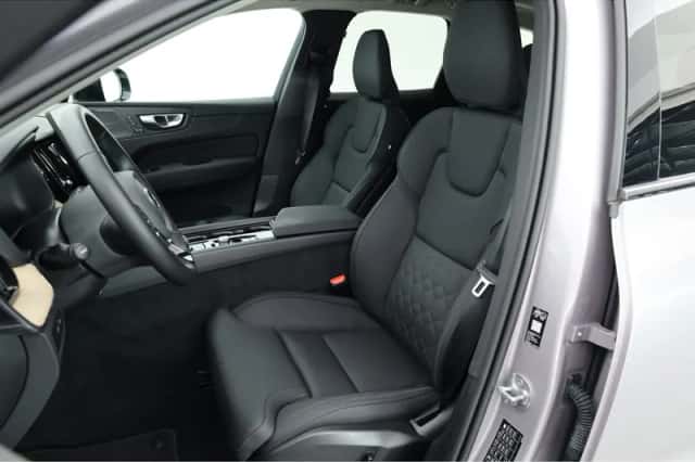 Volvo XC60 (2025) thumbnail 3