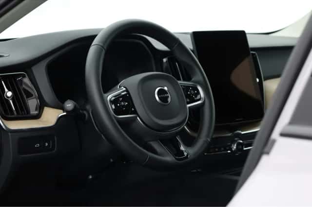 Volvo XC60 (2025) thumbnail 6