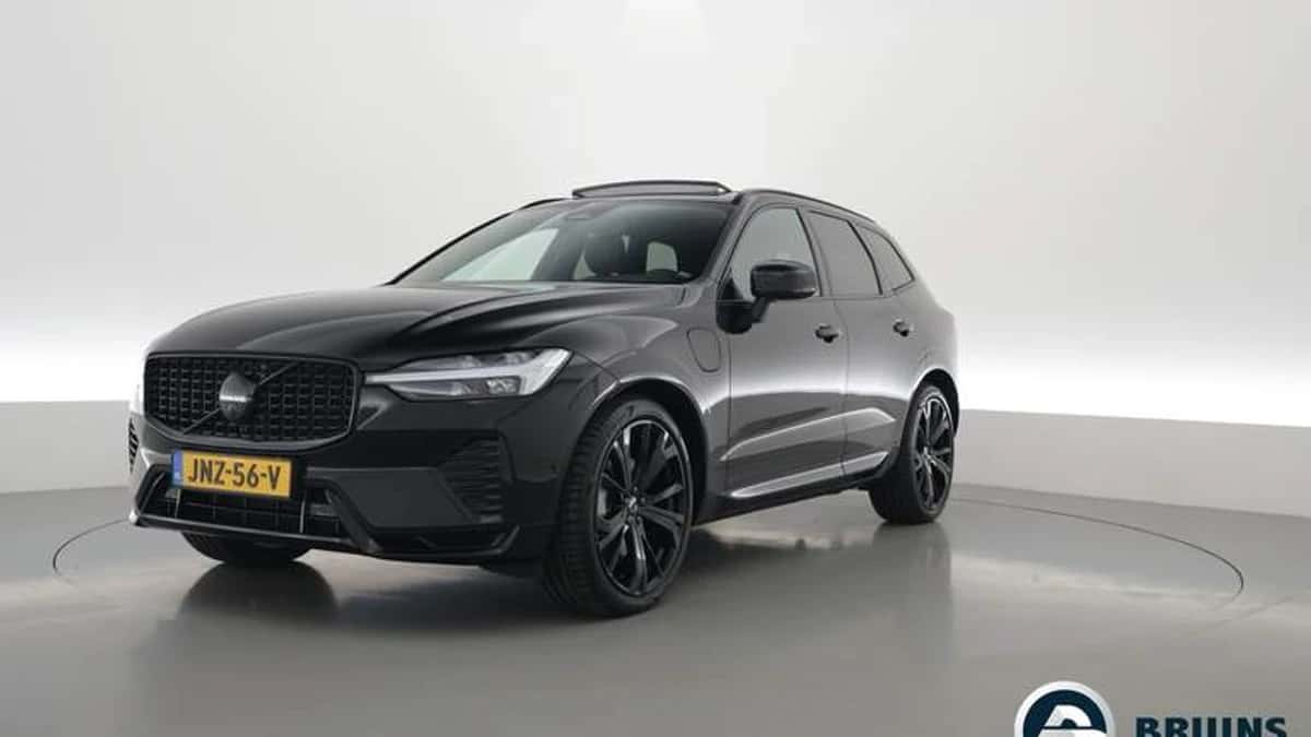 Volvo XC60 (2025) — foto 1