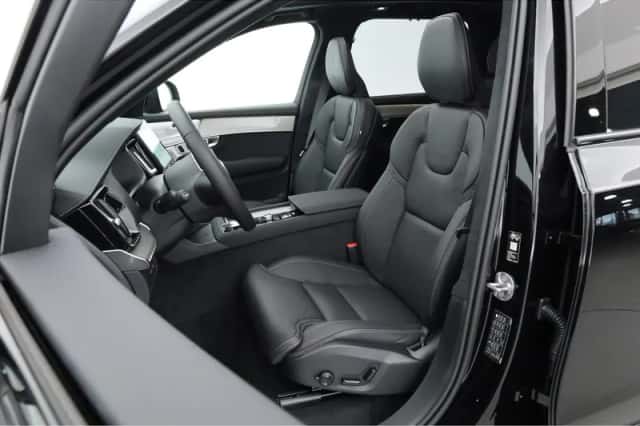 Volvo XC90 (2025) thumbnail 3