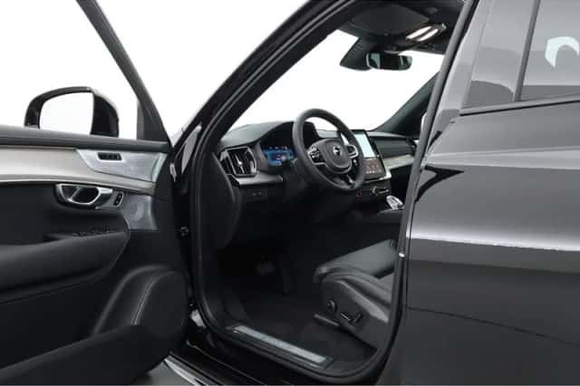 Volvo XC90 (2025) thumbnail 4