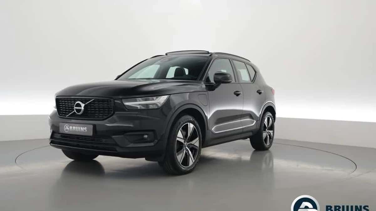 Volvo XC40 (2022) — foto 1