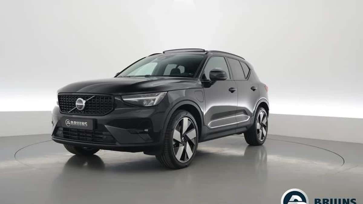 Volvo XC40 (2023) — foto 1