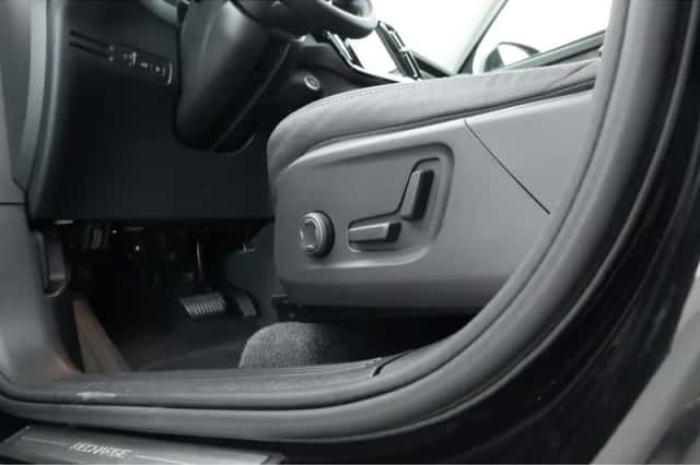 Volvo XC40 (2023) thumbnail 6