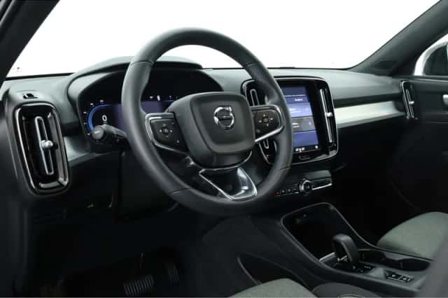 Volvo XC40 (2023) thumbnail 4