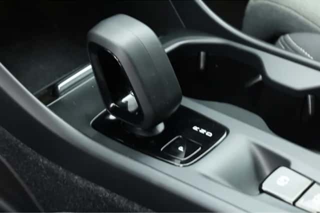 Volvo XC40 (2023) thumbnail 5