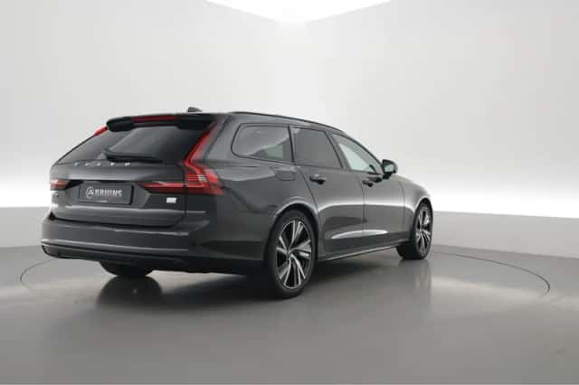 Volvo V90 (2022) thumbnail 2