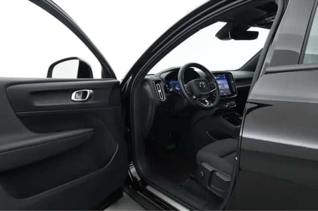 Volvo C40 (2023) thumbnail 4