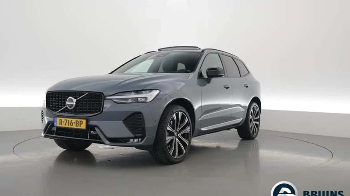 Volvo XC60 (2022) — foto 1