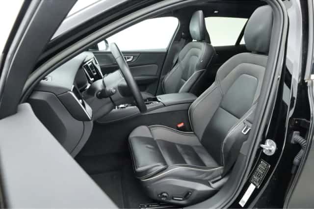 Volvo V60 (2022) thumbnail 3
