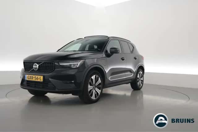 Volvo XC40 (2023) thumbnail 1