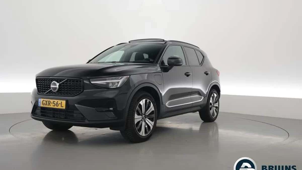 Volvo XC40 (2023) — foto 1