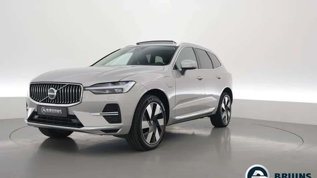 Volvo XC60 (2023) — foto 1