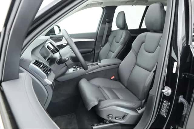 Volvo XC90 (2024) thumbnail 3
