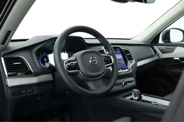 Volvo XC90 (2024) thumbnail 4