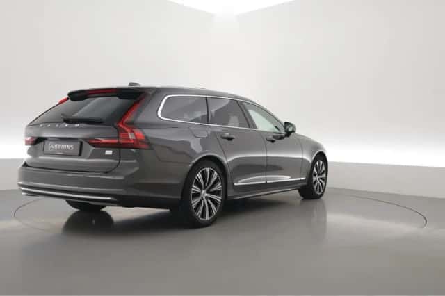 Volvo V90 (2022) thumbnail 2