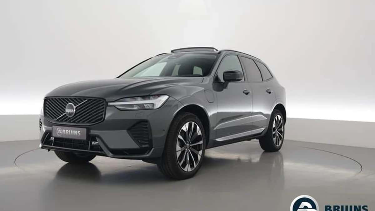 Volvo XC60 (2025) — foto 1