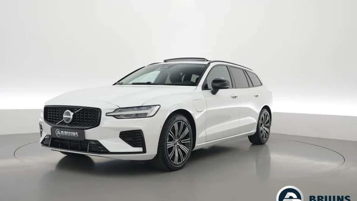 Volvo V60 (2025) — foto 1