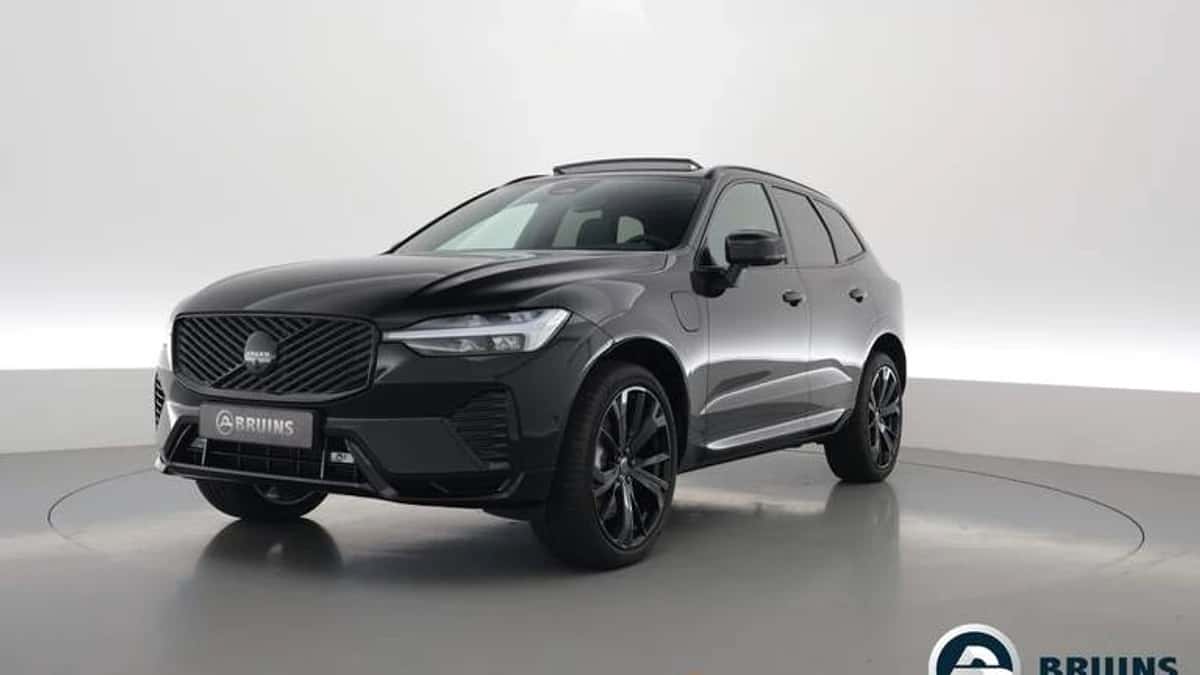 Volvo XC60 (2025) — foto 1