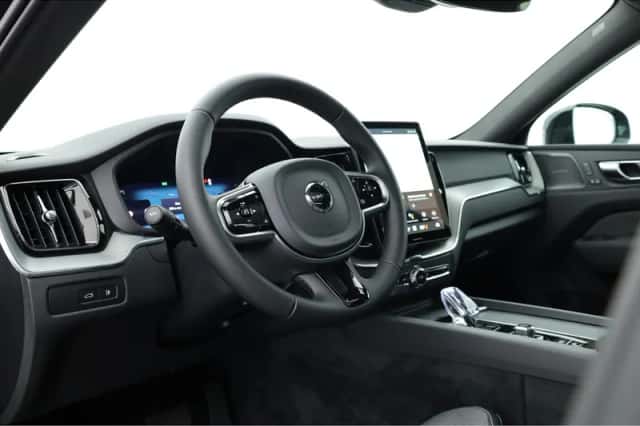 Volvo XC60 (2025) thumbnail 4