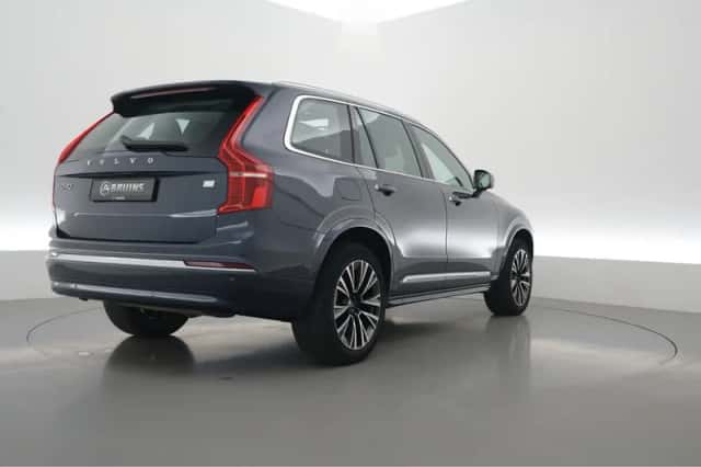 Volvo XC90 (2023) thumbnail 2