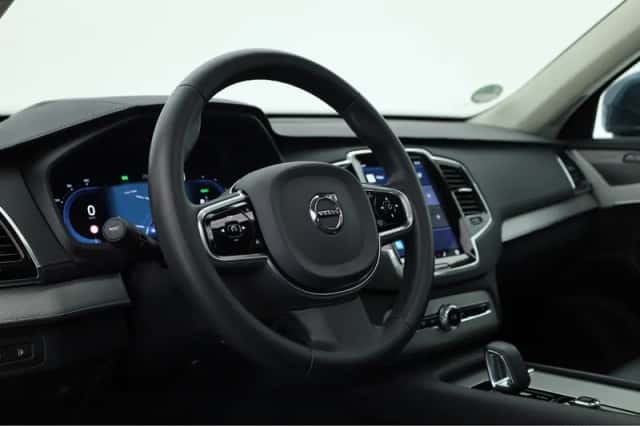 Volvo XC90 (2023) thumbnail 5