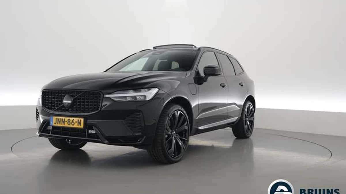 Volvo XC60 (2025) — foto 1