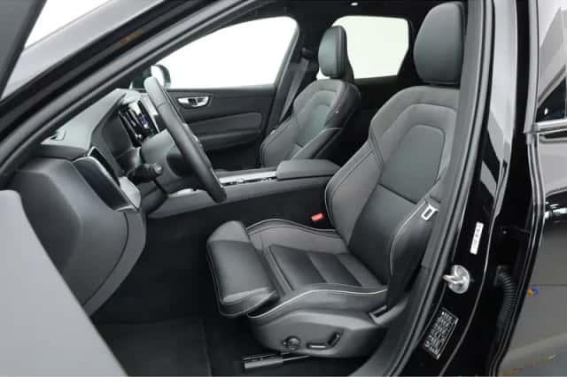 Volvo XC60 (2025) thumbnail 3