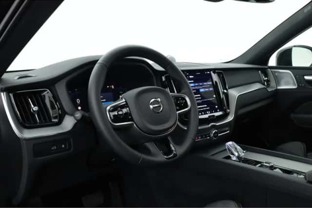 Volvo XC60 (2025) thumbnail 4
