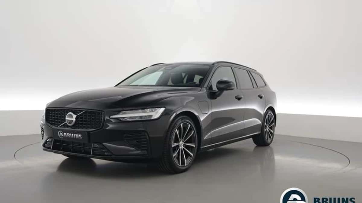 Volvo V60 (2024) — foto 1