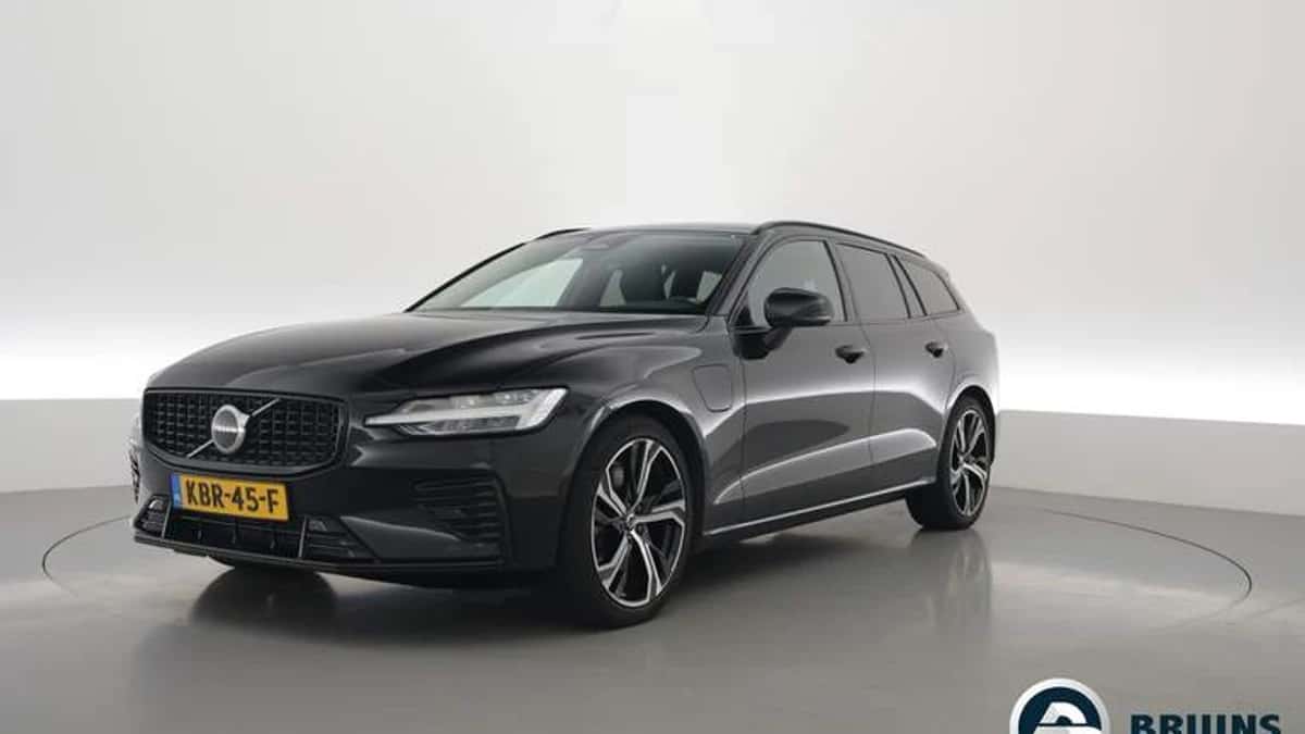 Volvo V60 (2022) — foto 1