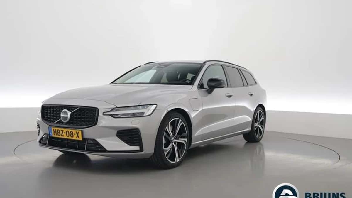 Volvo V60 (2024) — foto 1