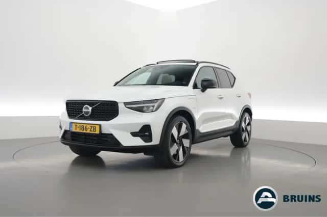 Volvo XC40 (2022) thumbnail 1