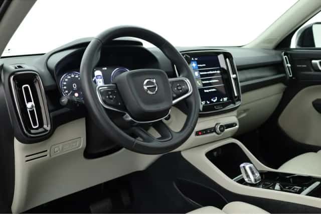 Volvo XC40 (2022) thumbnail 4